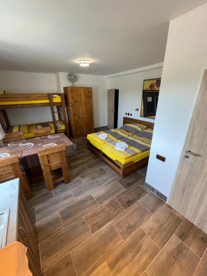 Apartamento Maxovo Království Rovensko pod Troskami Exterior foto