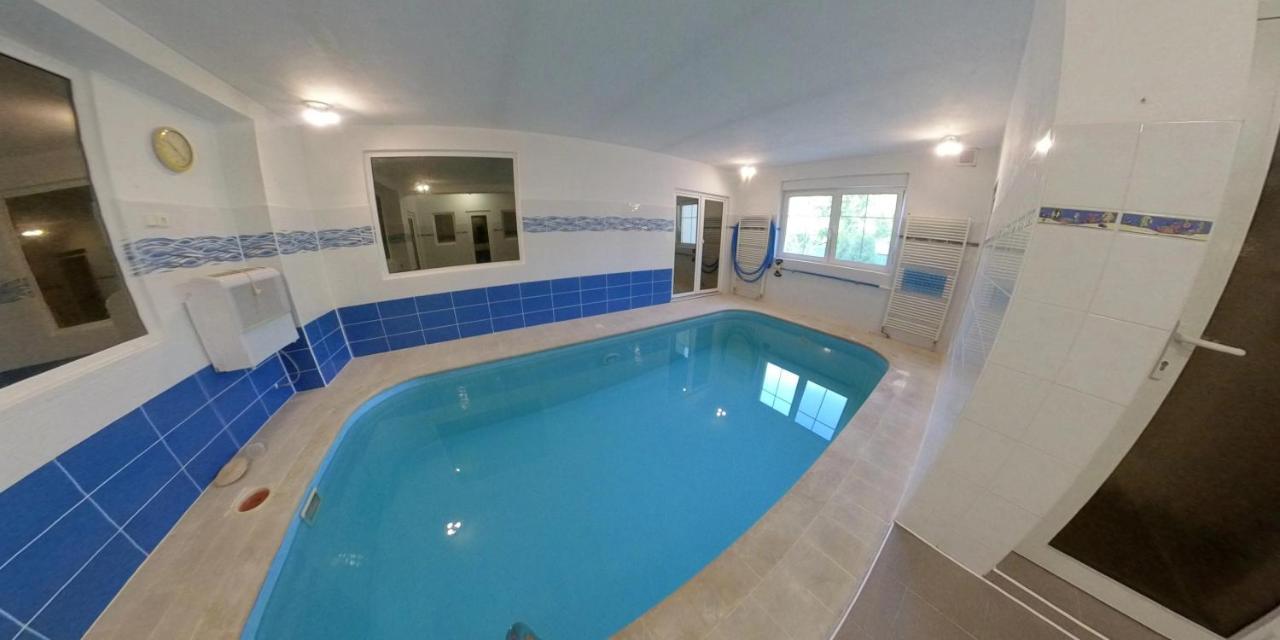 Apartamento Maxovo Království Rovensko pod Troskami Exterior foto