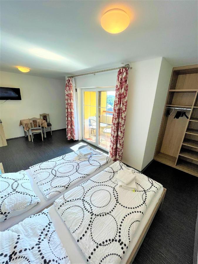 Apartamento Maxovo Království Rovensko pod Troskami Exterior foto