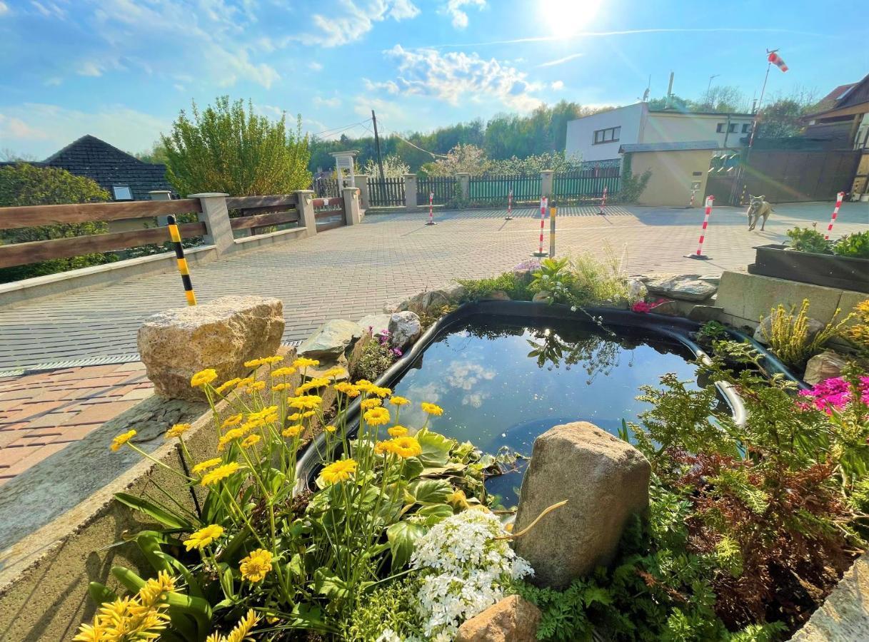 Apartamento Maxovo Království Rovensko pod Troskami Exterior foto