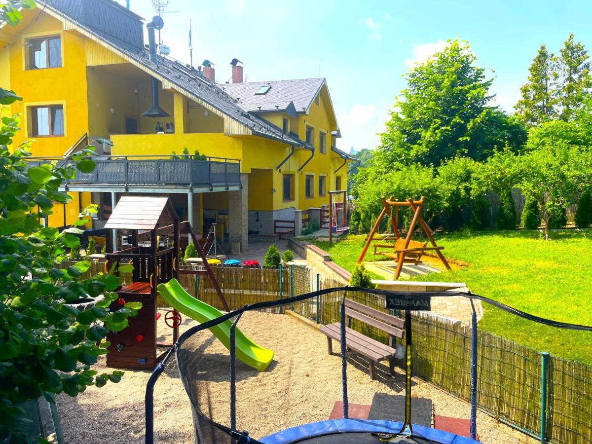Apartamento Maxovo Království Rovensko pod Troskami Exterior foto
