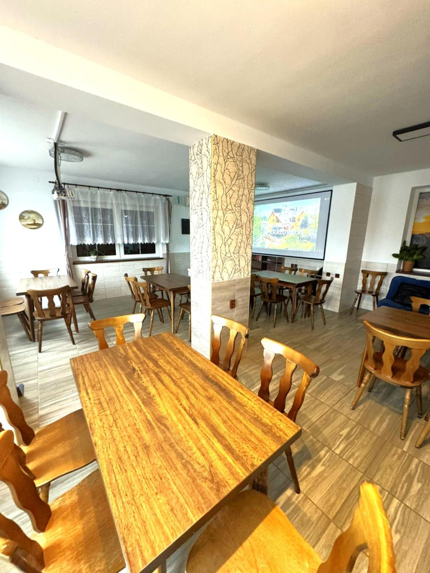 Apartamento Maxovo Království Rovensko pod Troskami Exterior foto